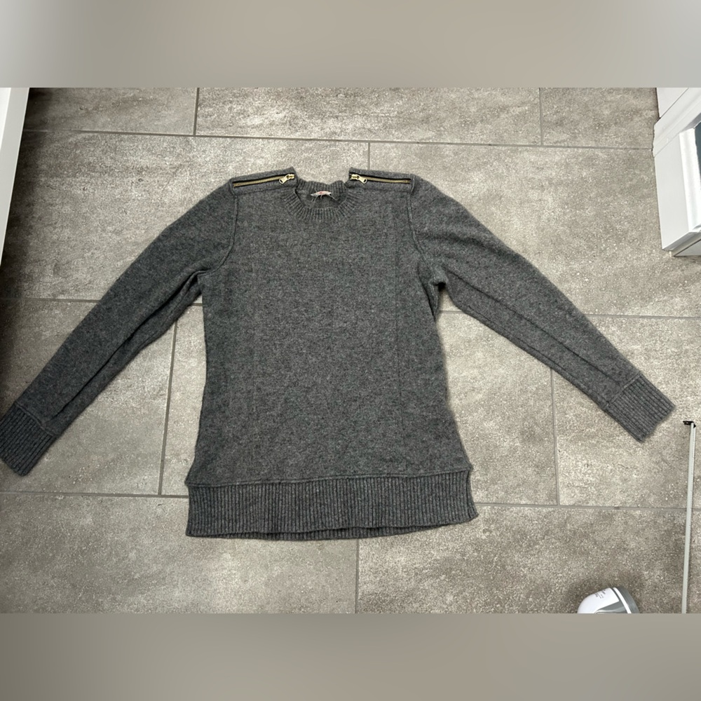 100% Cashmere Sweater Size M